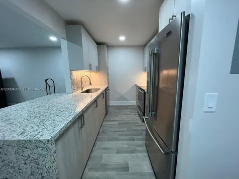 8425 NW 8th Street Miami FL 33126