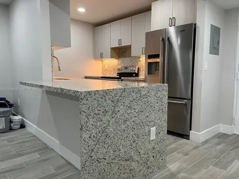 8425 NW 8th Street Miami FL 33126