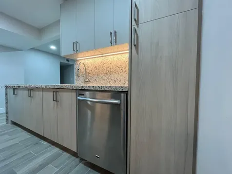 8425 NW 8th Street Miami FL 33126