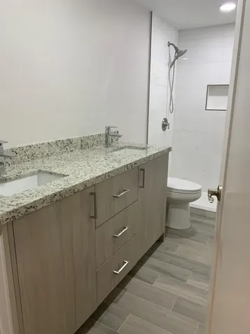 8425 NW 8th Street Miami FL 33126