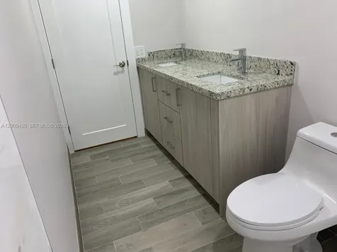 8425 NW 8th Street Miami FL 33126
