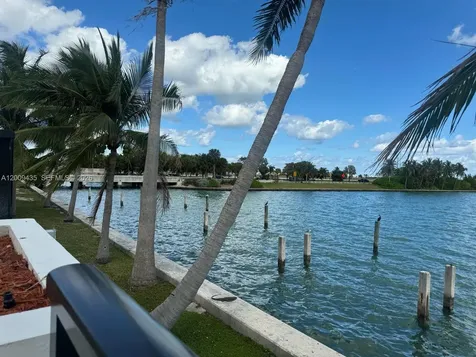600 NE 36th Street Miami FL 33137