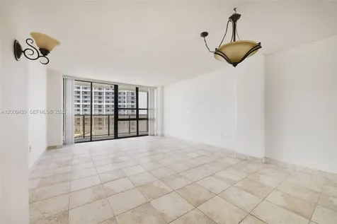 600 NE 36th Street Miami FL 33137