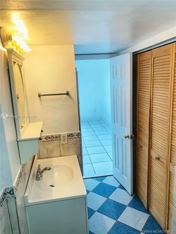 1325 W 68th Street Hialeah FL 33014