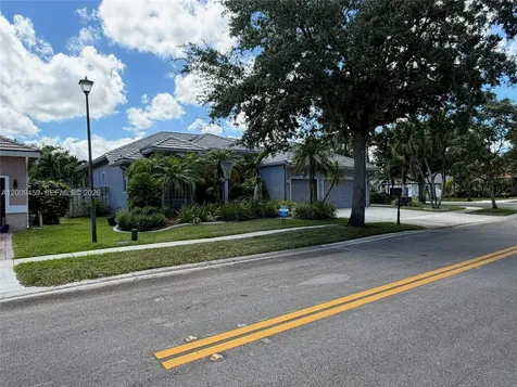 2242 NW 129th Avenue Pembroke Pines FL 33028