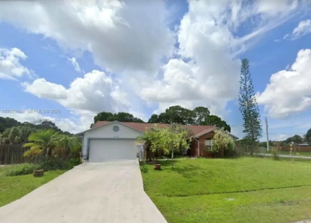 1198 SW Ingrassina Avenue Port St. Lucie FL 34953