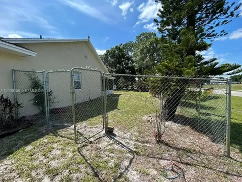1198 SW Ingrassina Avenue Port St. Lucie FL 34953