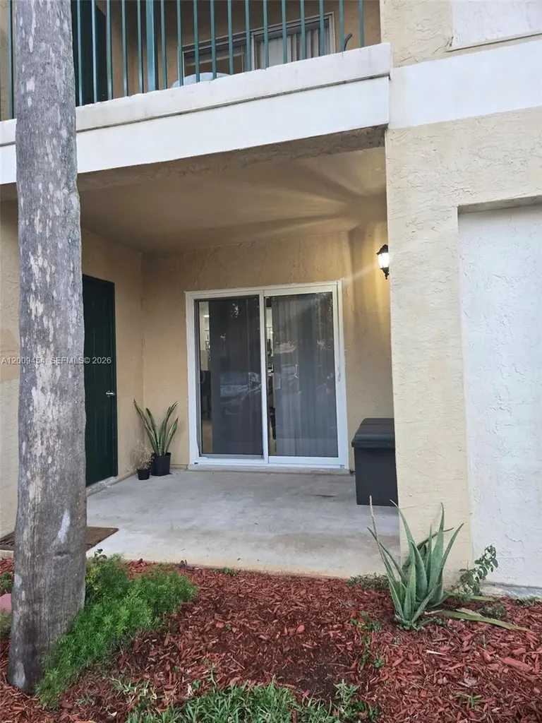 733 Riverside Drive Coral Springs FL 33071