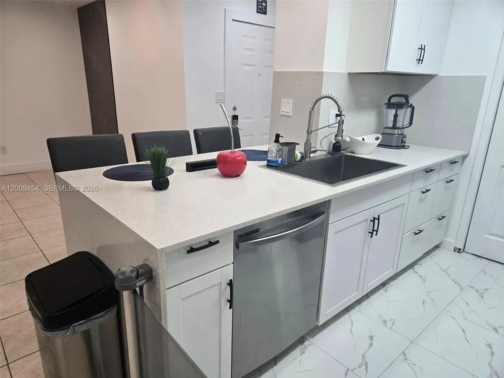 733 Riverside Drive Coral Springs FL 33071