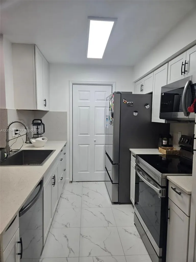 733 Riverside Drive Coral Springs FL 33071