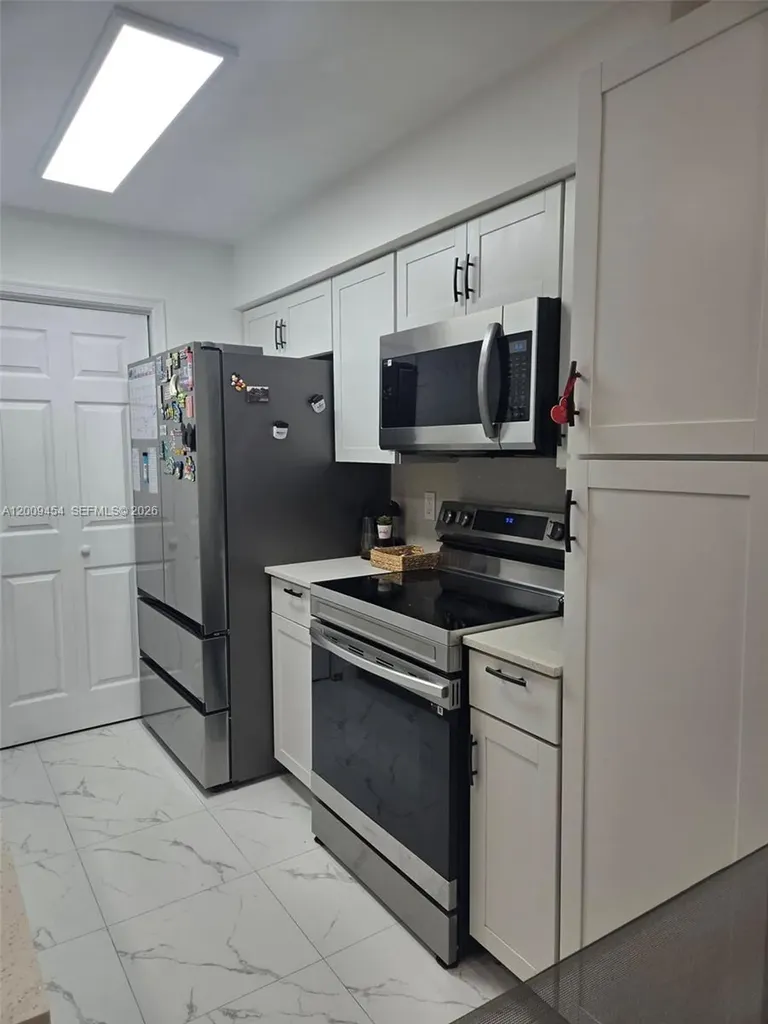 733 Riverside Drive Coral Springs FL 33071