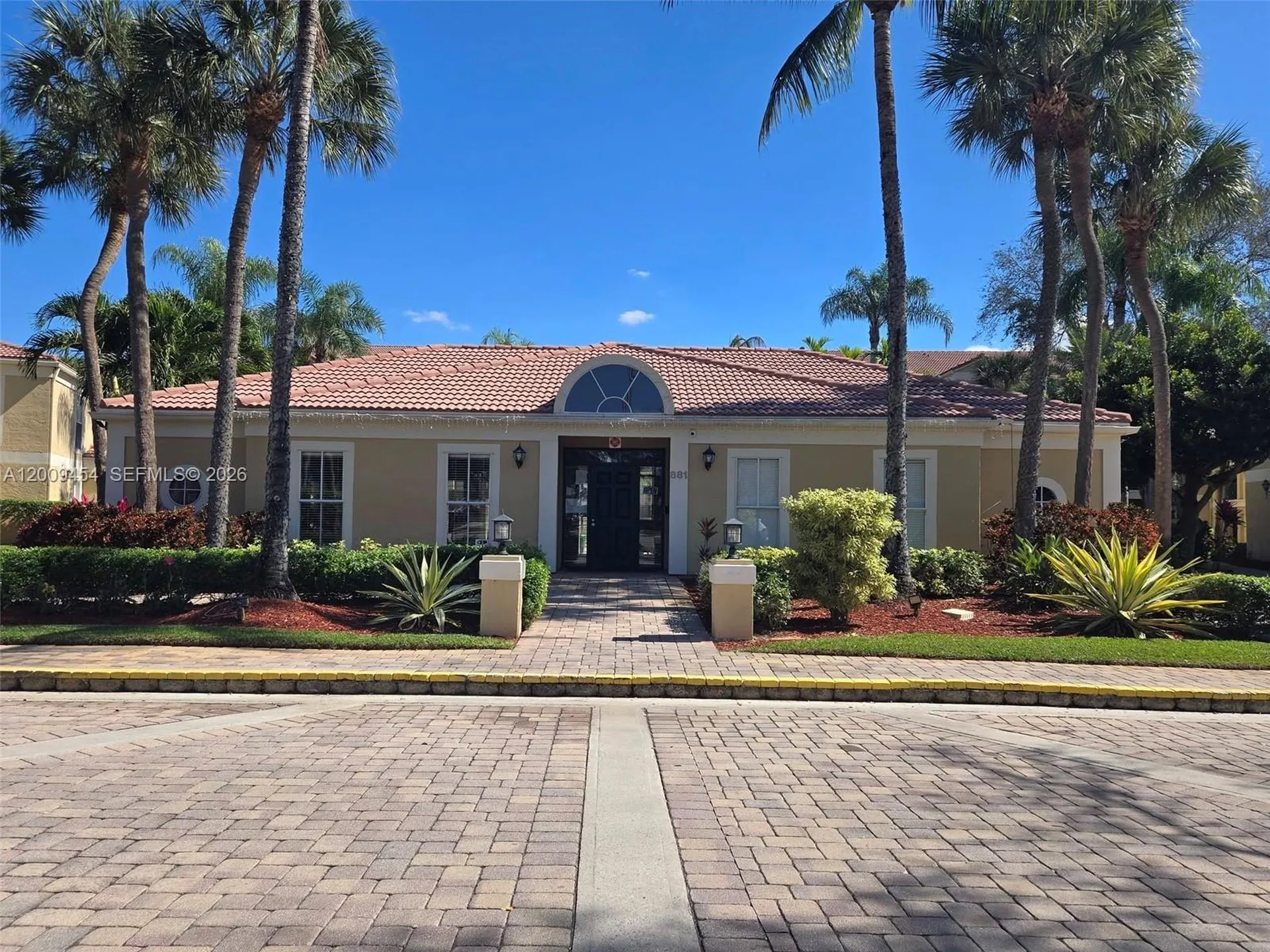 733 Riverside Drive Coral Springs FL 33071