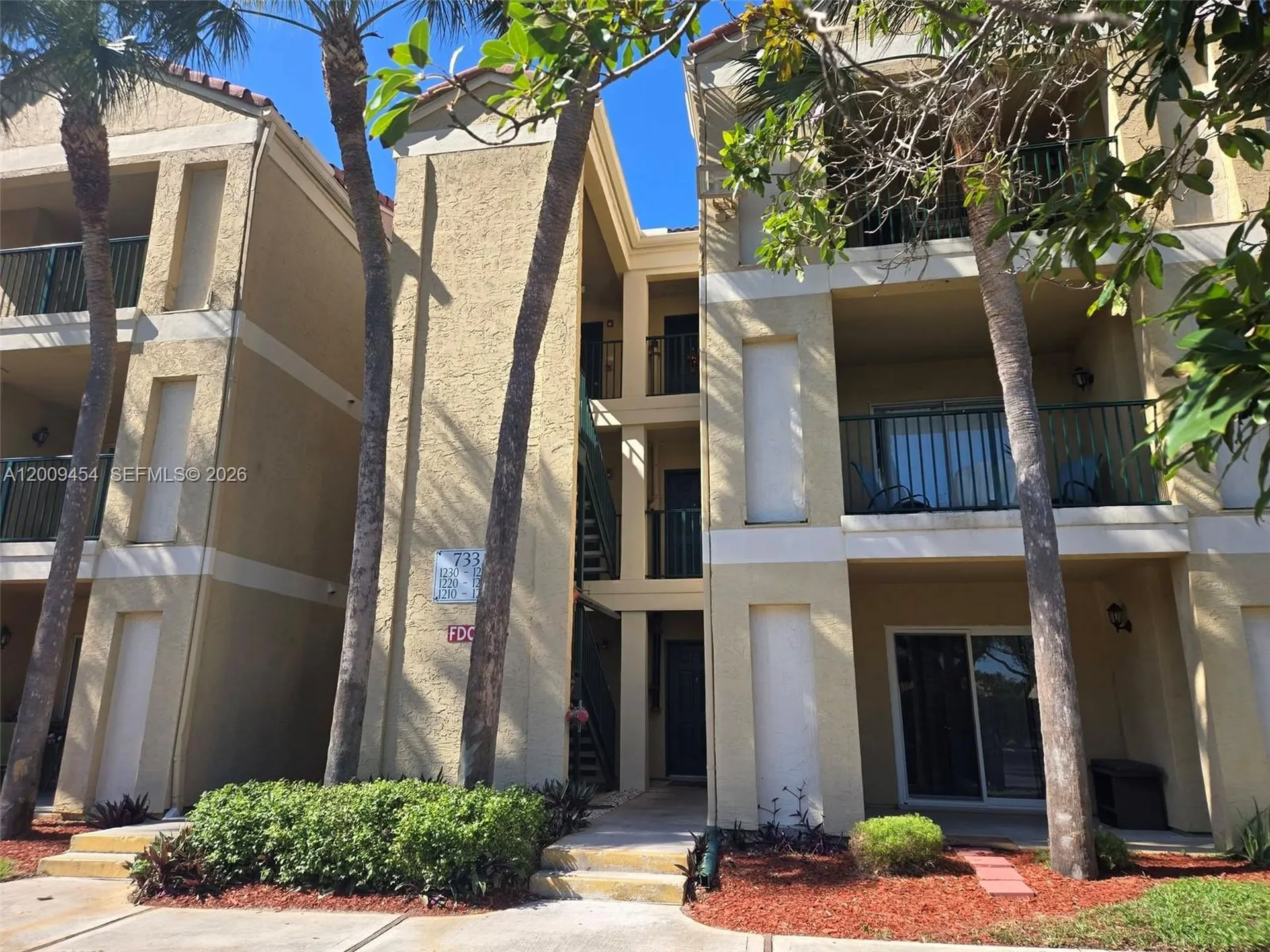 733 Riverside Drive Coral Springs FL 33071
