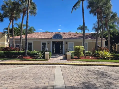 733 Riverside Drive Coral Springs FL 33071