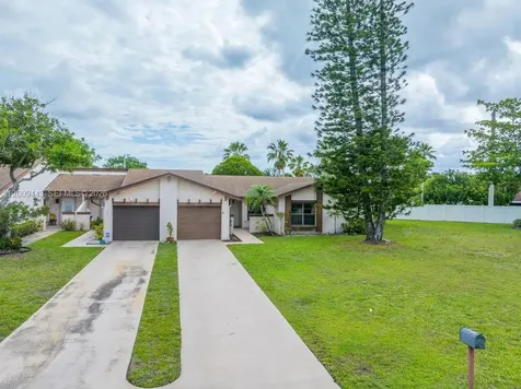 6125 Elsinore Circle Green Acres FL 33463