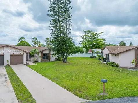 6125 Elsinore Circle Green Acres FL 33463