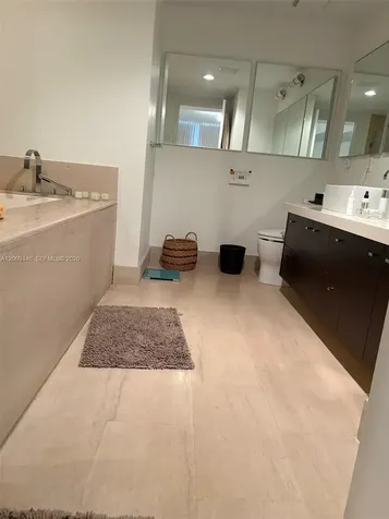 5875 Collins Avenue Miami Beach FL 33140