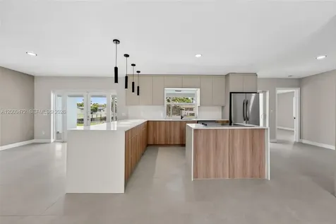 6091 SW 14th Street Plantation FL 33317