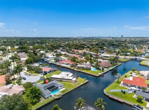 6091 SW 14th Street Plantation FL 33317