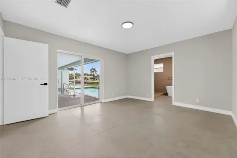 6091 SW 14th Street Plantation FL 33317