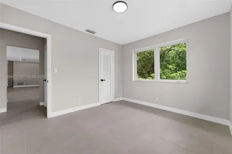 6091 SW 14th Street Plantation FL 33317