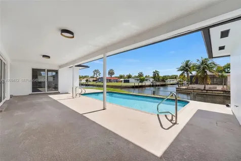 6091 SW 14th Street Plantation FL 33317