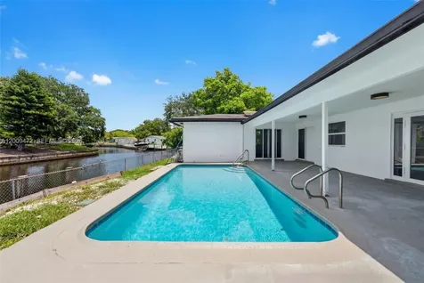 6091 SW 14th Street Plantation FL 33317