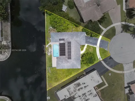 6091 SW 14th Street Plantation FL 33317