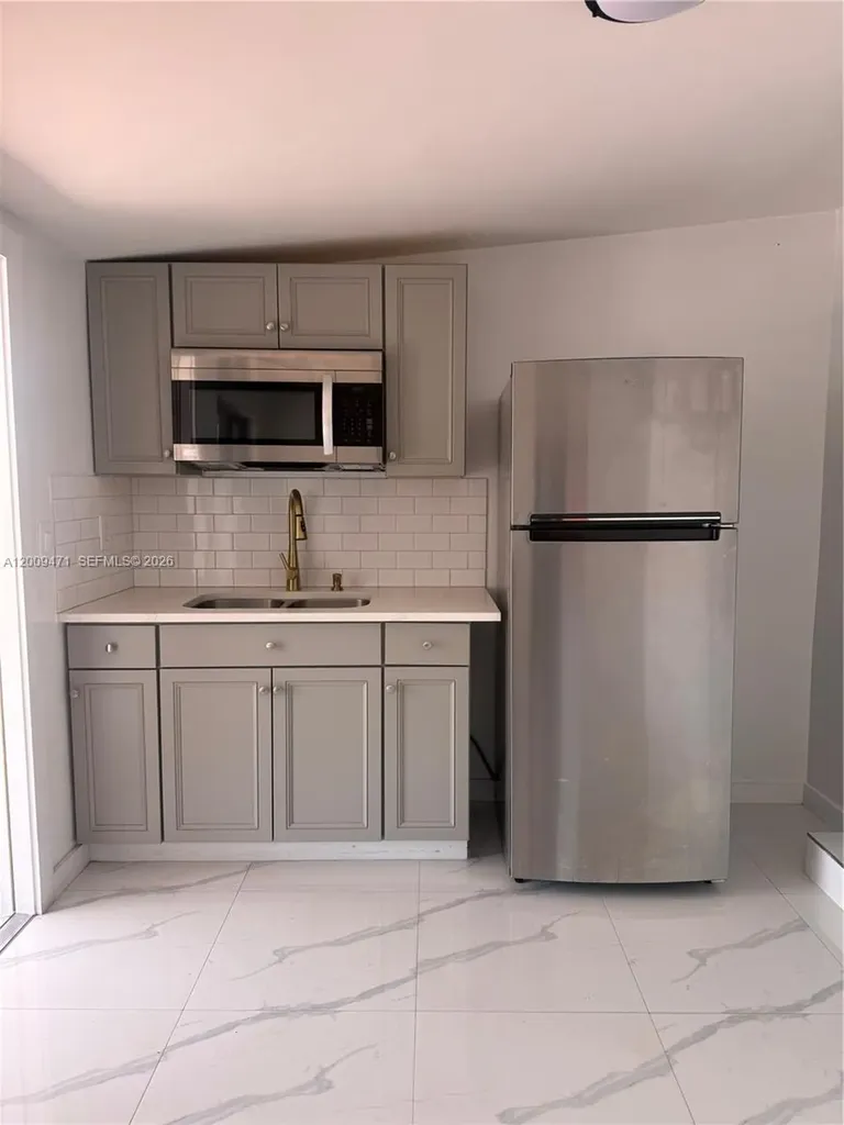 3690 West 8 Avenue Hialeah FL 33012