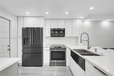 5260 NW 11th Street Plantation FL 33313