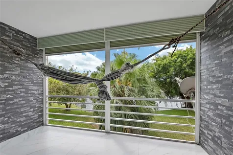 5260 NW 11th Street Plantation FL 33313