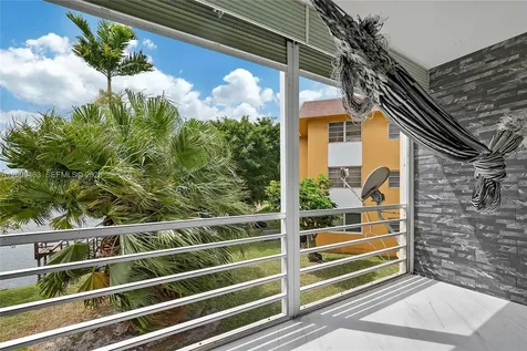 5260 NW 11th Street Plantation FL 33313
