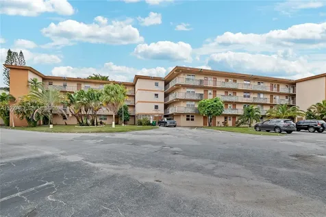 5260 NW 11th Street Plantation FL 33313
