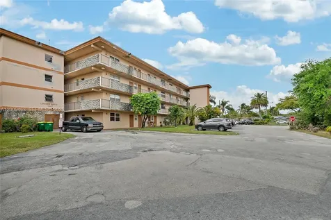 5260 NW 11th Street Plantation FL 33313
