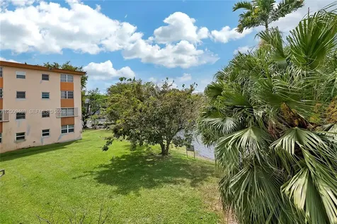5260 NW 11th Street Plantation FL 33313