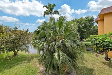 5260 NW 11th Street Plantation FL 33313