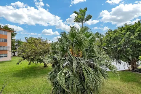 5260 NW 11th Street Plantation FL 33313