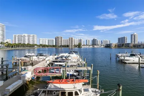18071 Biscayne Boulevard Aventura FL 33160