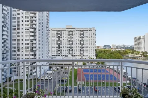18071 Biscayne Boulevard Aventura FL 33160
