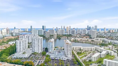 18071 Biscayne Boulevard Aventura FL 33160