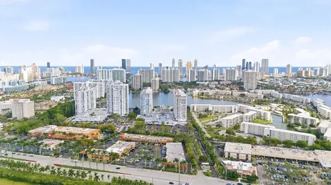 18071 Biscayne Boulevard Aventura FL 33160