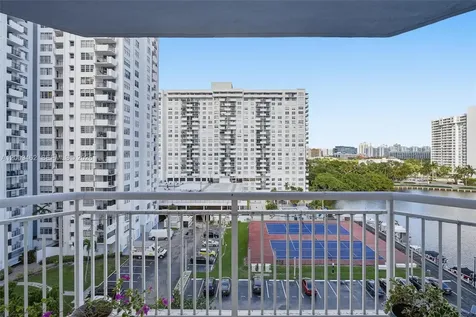 18071 Biscayne Boulevard Aventura FL 33160