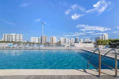18071 Biscayne Boulevard Aventura FL 33160