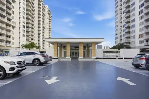 18071 Biscayne Boulevard Aventura FL 33160