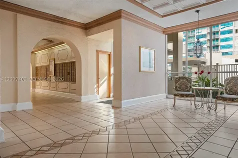 18071 Biscayne Boulevard Aventura FL 33160