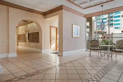 18071 Biscayne Boulevard Aventura FL 33160