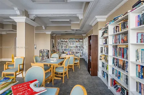 18071 Biscayne Boulevard Aventura FL 33160