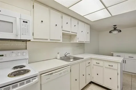 18071 Biscayne Boulevard Aventura FL 33160