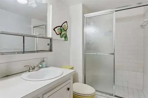 18071 Biscayne Boulevard Aventura FL 33160