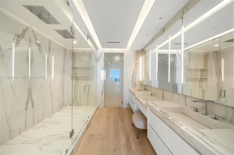 100 S Pointe Drive Miami Beach FL 33139
